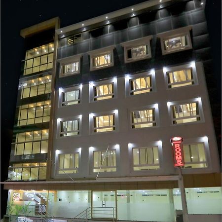 Kenz Residency Hotel Kochi Exterior photo